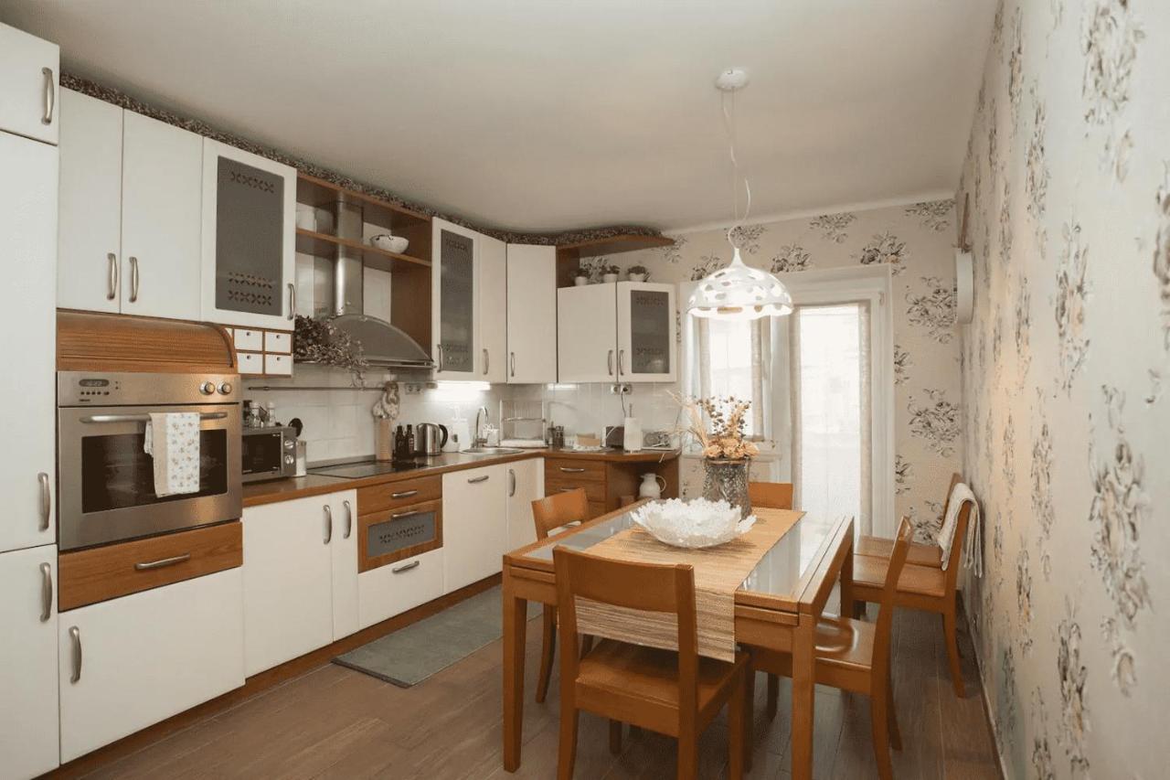Beach Apartment Butterfly With Sea View Split Exteriör bild