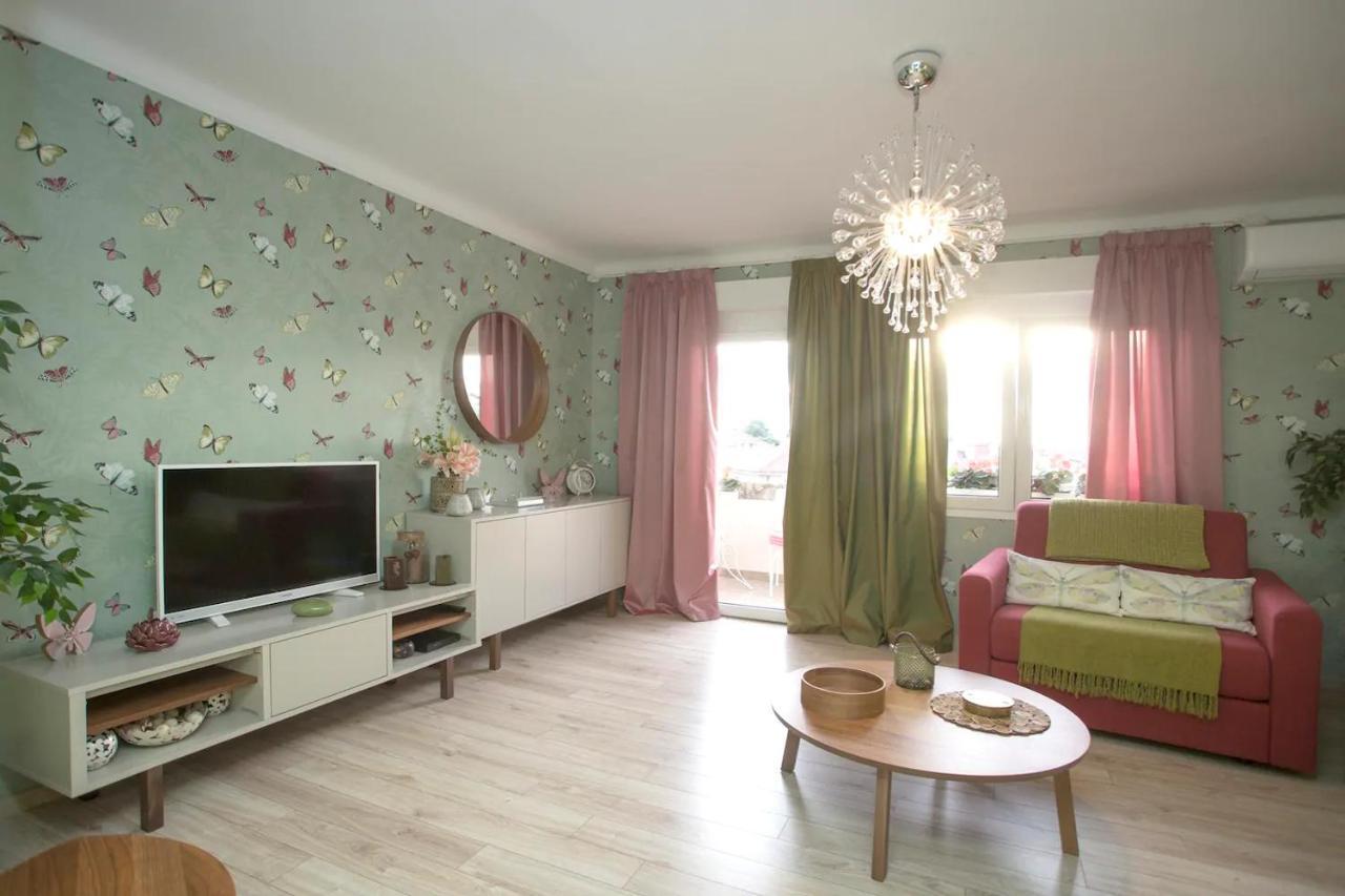 Beach Apartment Butterfly With Sea View Split Exteriör bild