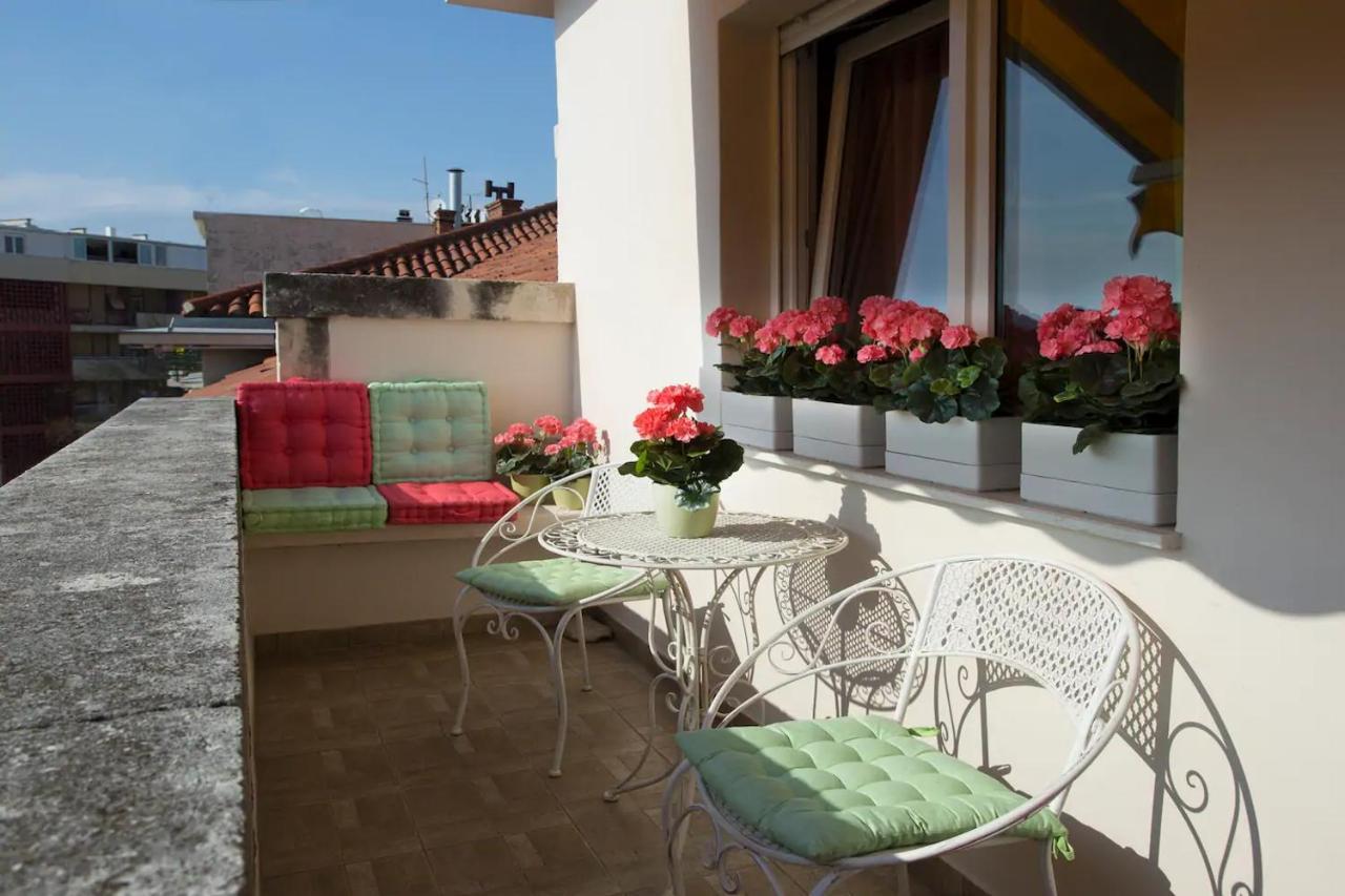 Beach Apartment Butterfly With Sea View Split Exteriör bild